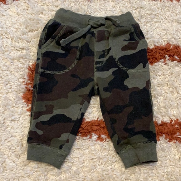 Tucker + Tate Camo Sweatpants Infant Baby Boy 9M - Picture 1 of 7